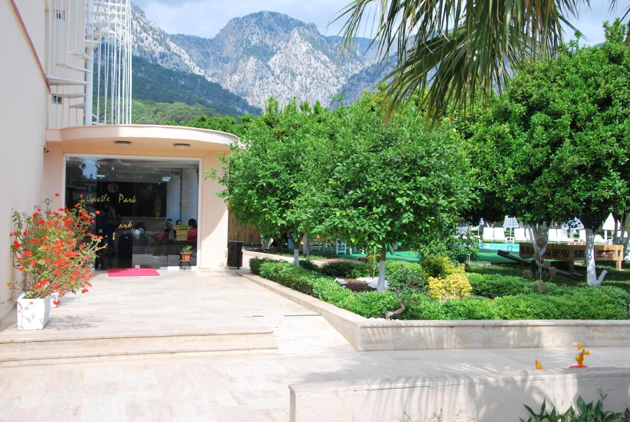 בלדיבי Castle Park Hotel מראה חיצוני תמונה