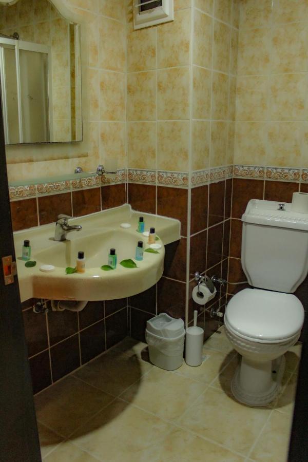 בלדיבי Castle Park Hotel מראה חיצוני תמונה