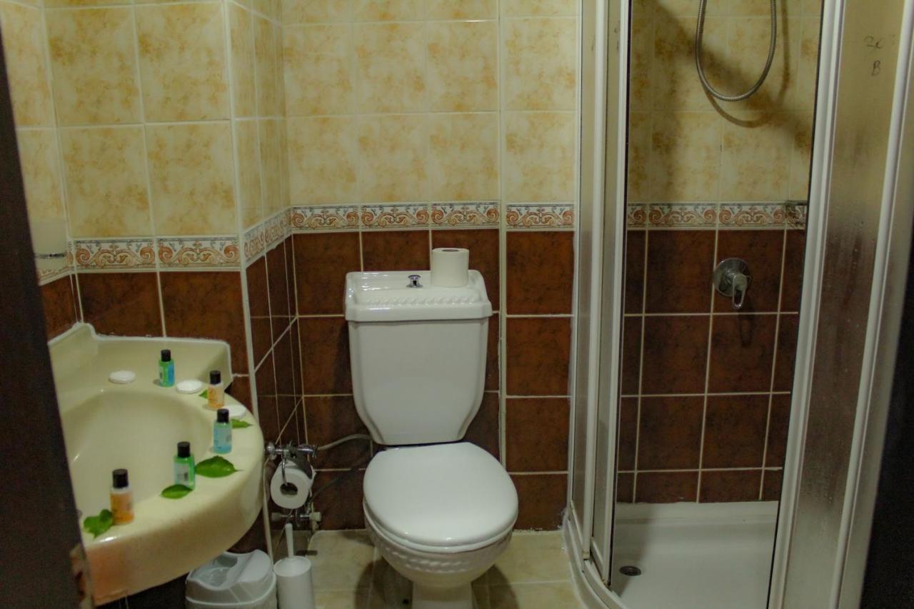 בלדיבי Castle Park Hotel מראה חיצוני תמונה